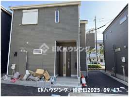 竹ノ塚駅　徒歩18分　構造：木造土地面積:88.04平米　建物面積:88.28平米　