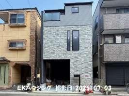 六町駅　徒歩14分　構造：木造土地面積:61.48平米　建物面積:112.37平米　