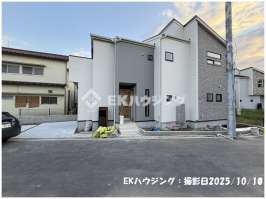 舎人駅　徒歩5分　構造：木造土地面積:110.01平米　建物面積:98.74平米　
