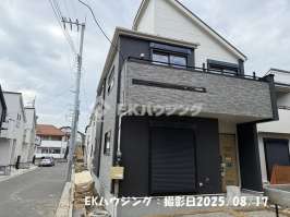 八潮駅　徒歩16分　構造：木造土地面積:97.03平米　建物面積:97.29平米　