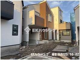 舎人公園駅　徒歩12分　構造：木造土地面積:83.28平米　建物面積:99.98平米　