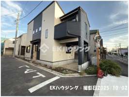 舎人公園駅　徒歩12分　構造：木造土地面積:83.04平米　建物面積:110.95平米　