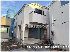 舎人公園駅　徒歩12分　構造：木造土地面積:83.06平米　建物面積:100.60平米　